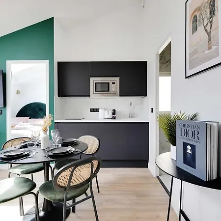 Cmg Voltaire Nation *