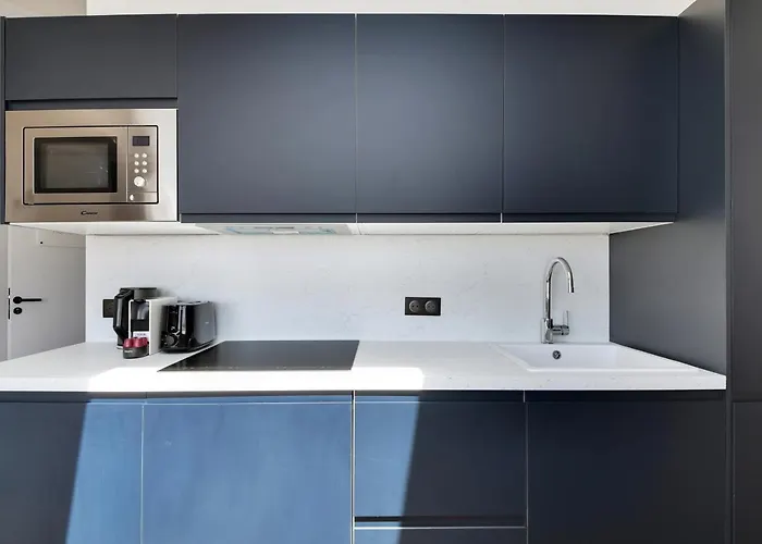 Cmg Voltaire Nation Apartament